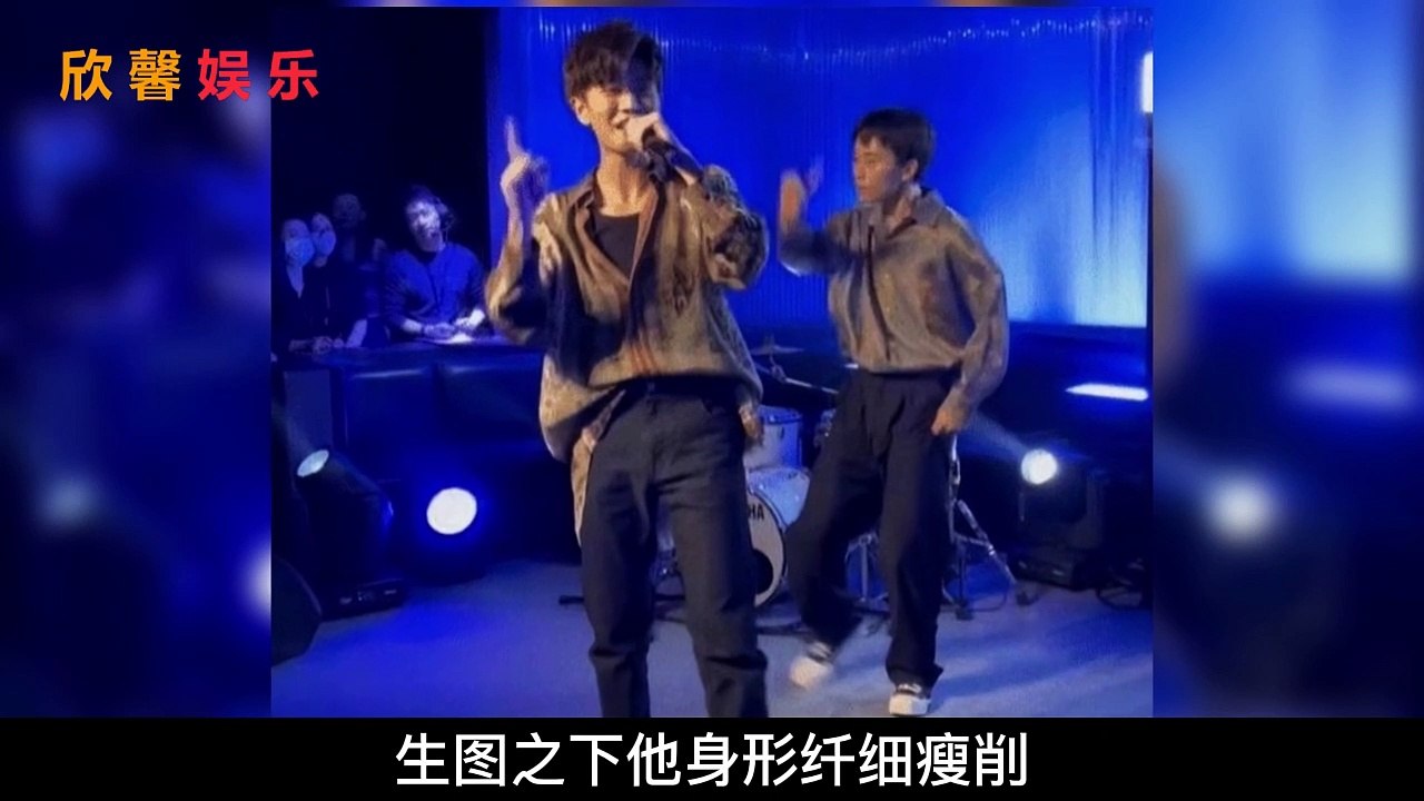 178cm任嘉伦与网友合影，状态却被质疑，明星果真不如素人？