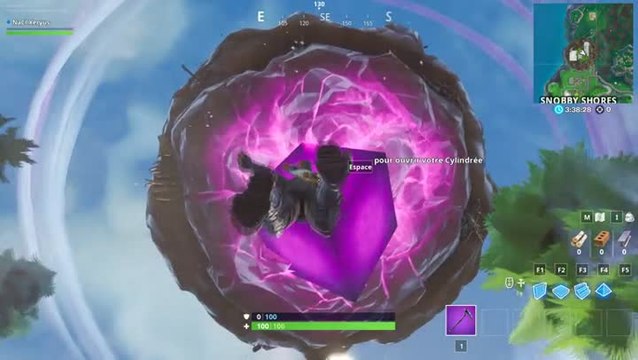 Fortnite : Trouver un cube luisant, entrer dans la faille au dessus de Loot Lake et chercher une capsule d’atterrissage à l'intérieur d'une météorite