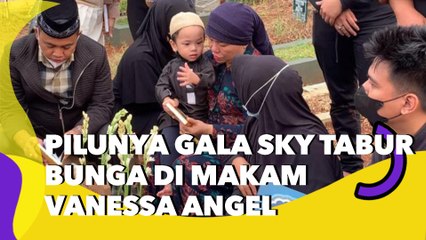 Pilunya Gala Sky Tabur Bunga di Makam Vanessa Angel: Ini Mami