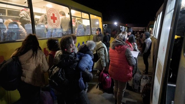 Guerre en Ukraine : 3000 personnes ont fui Marioupol, ville assiégée par l'armée russe