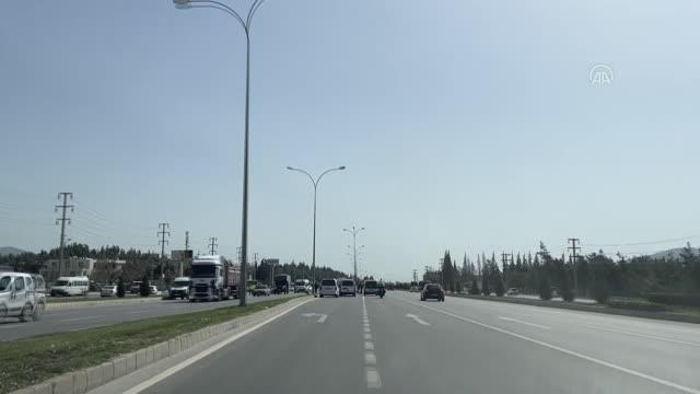 KAHRAMANMARAŞ - Aydınlatma direğine çarpan otomobildeki 6 kişi yaralandı