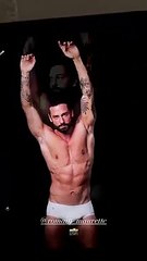 Hugo Manos a dévoilé une vidéo tirée d'un shooting photo, sur Instagram.