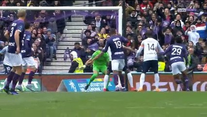 Résumé Ligue 2 BKT : Toulouse renverse le Paris FC et creuse l'écart en tête !