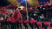 Quinceañera camina sobre bailarines y se hace viral “eran chambelanes, no tapetes”