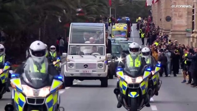 Папа Франциск не исключил поездки в Киев и резко осудил происходящее на Украине