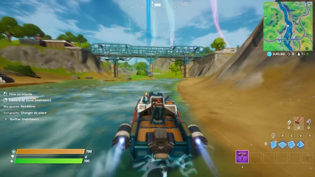 Fortnite, Chapitre 2, saison 4 : Conduire un canot motorisé sous les ponts en acier de différentes couleurs (défis de la semaine 2)
