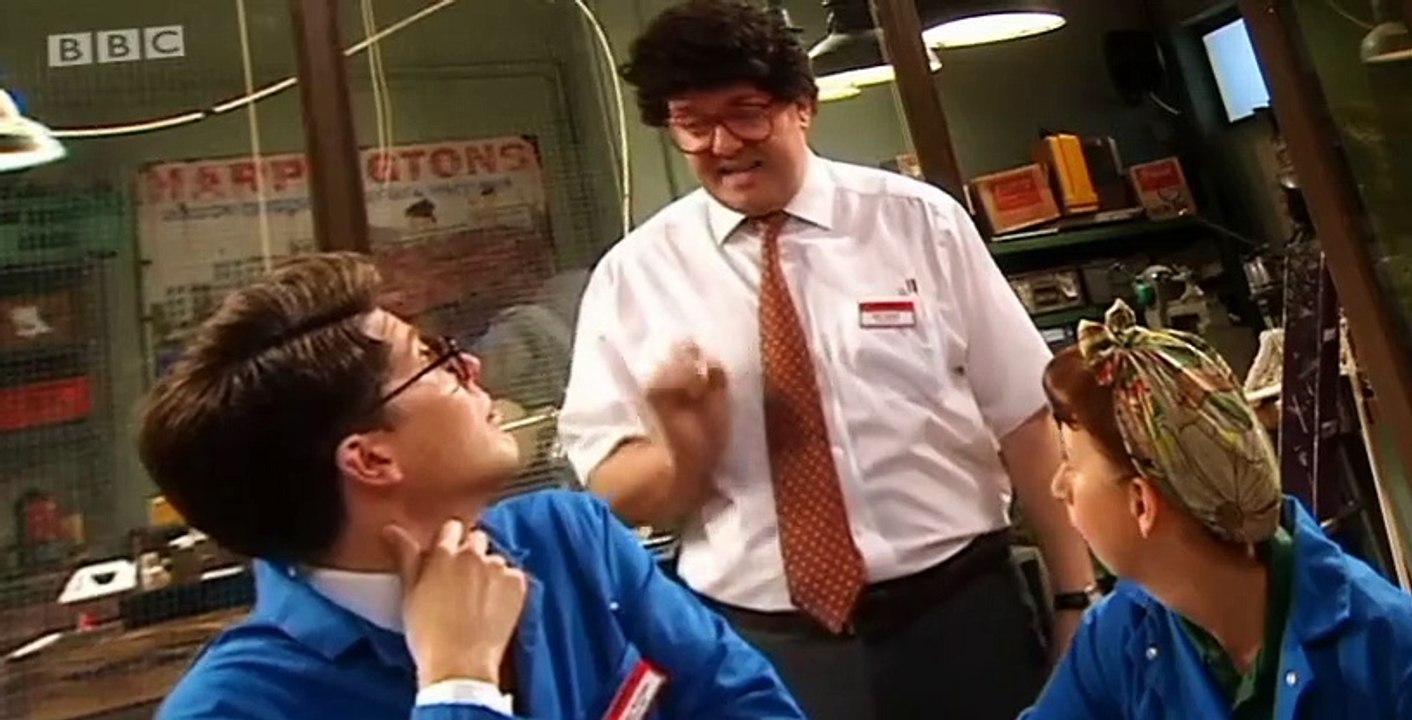 Extras S02 E05