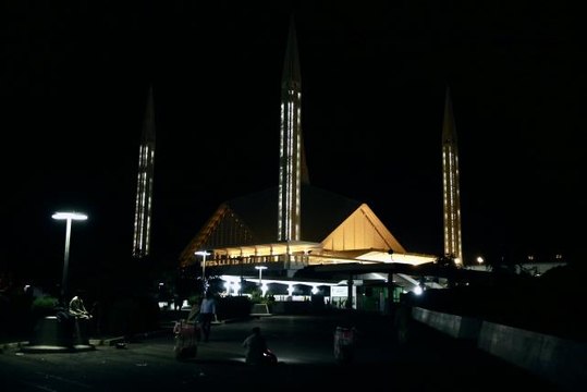 Endonezya'da Ramazan ayının ilk teravih namazı kılındı