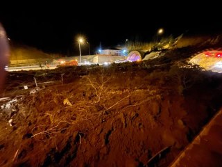 BOLU- Heyelan sonrası Bolu Dağı Tüneli'nde yolu açma çalışmaları başladı