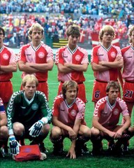 الأندية الرياضة -أجمل تيشرتات وقمصان كرة القدم