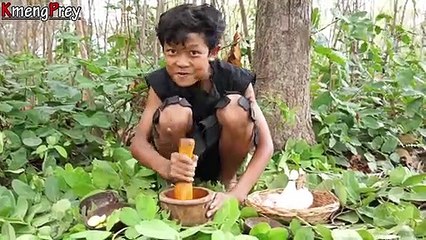 Survival in the rainforest - Cooking chicken in the forest and eating By ( Kmeng Prey )