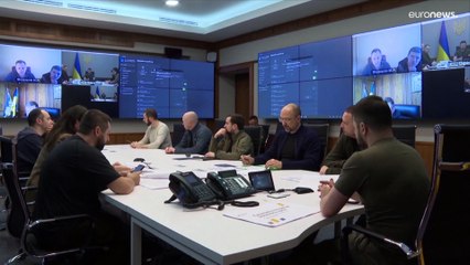 I cadaveri dei civili nelle strade della lontana periferia di Kiev