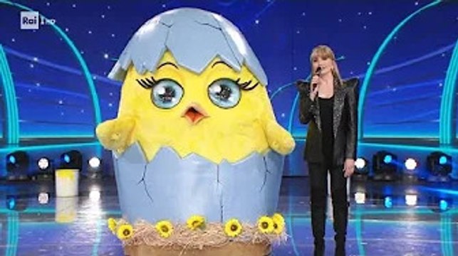 Il cantante mascherato, i saluti di Milly Carlucci: Non è stato facile in questo momento storico E