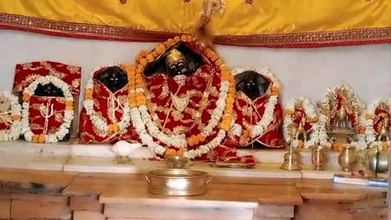 घरों-मंदिरों में घट स्थापना से शुरू हुई मां की आराधना