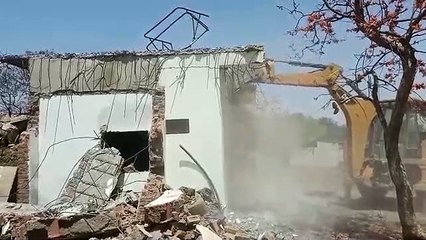 दो दशकों तक आतंक का पर्याय रहे कश्मीरा जाट का मकान पलभर में जमींदोज