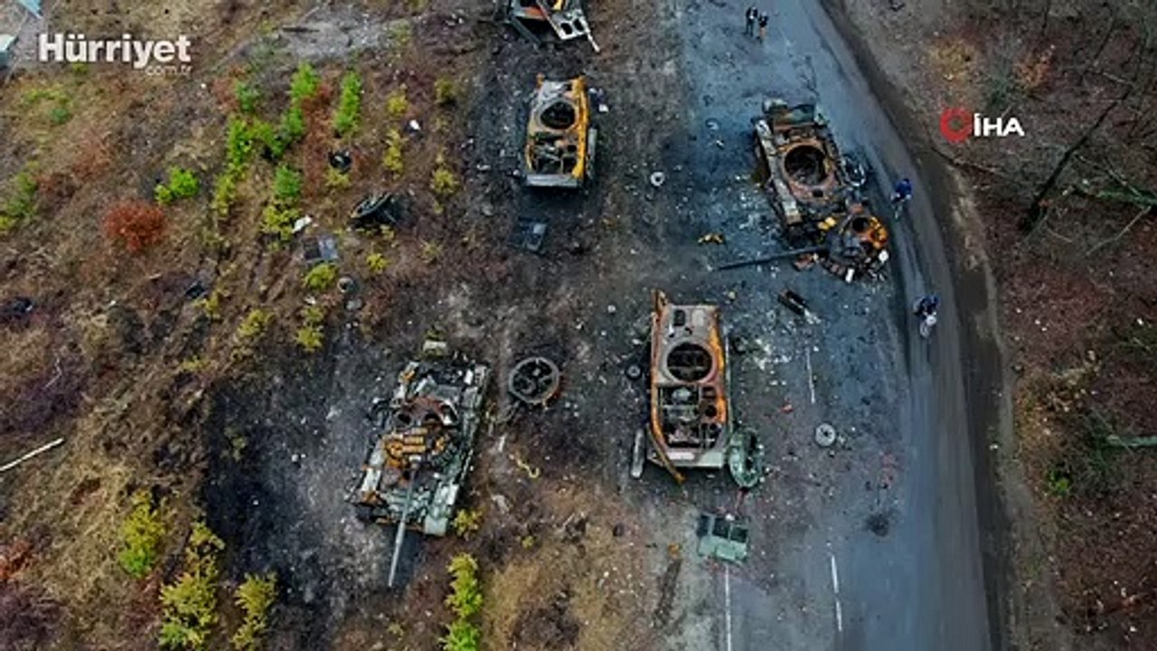Irpin’de imha edilen Rus tankları görüntülendi