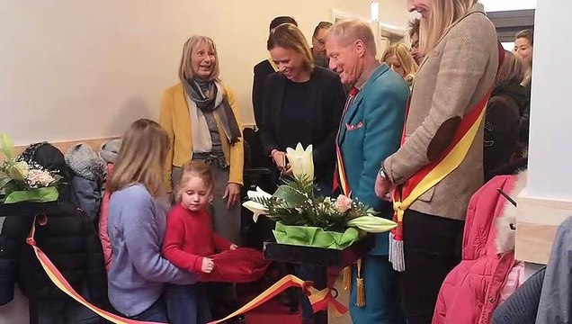VID_20220401_101901Inauguration de l'extension de l'école communale maternelle d'Estaimpuis en présence de la ministre Caroline Désir et du bourgmestre Daniel Senesael