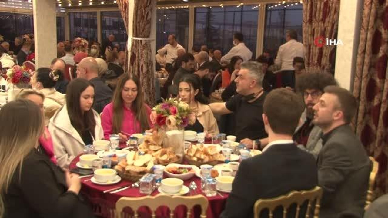 Son dakika haber... Şehit ve gazi aileleri yakınları iftar yemeğinde bir araya geldi