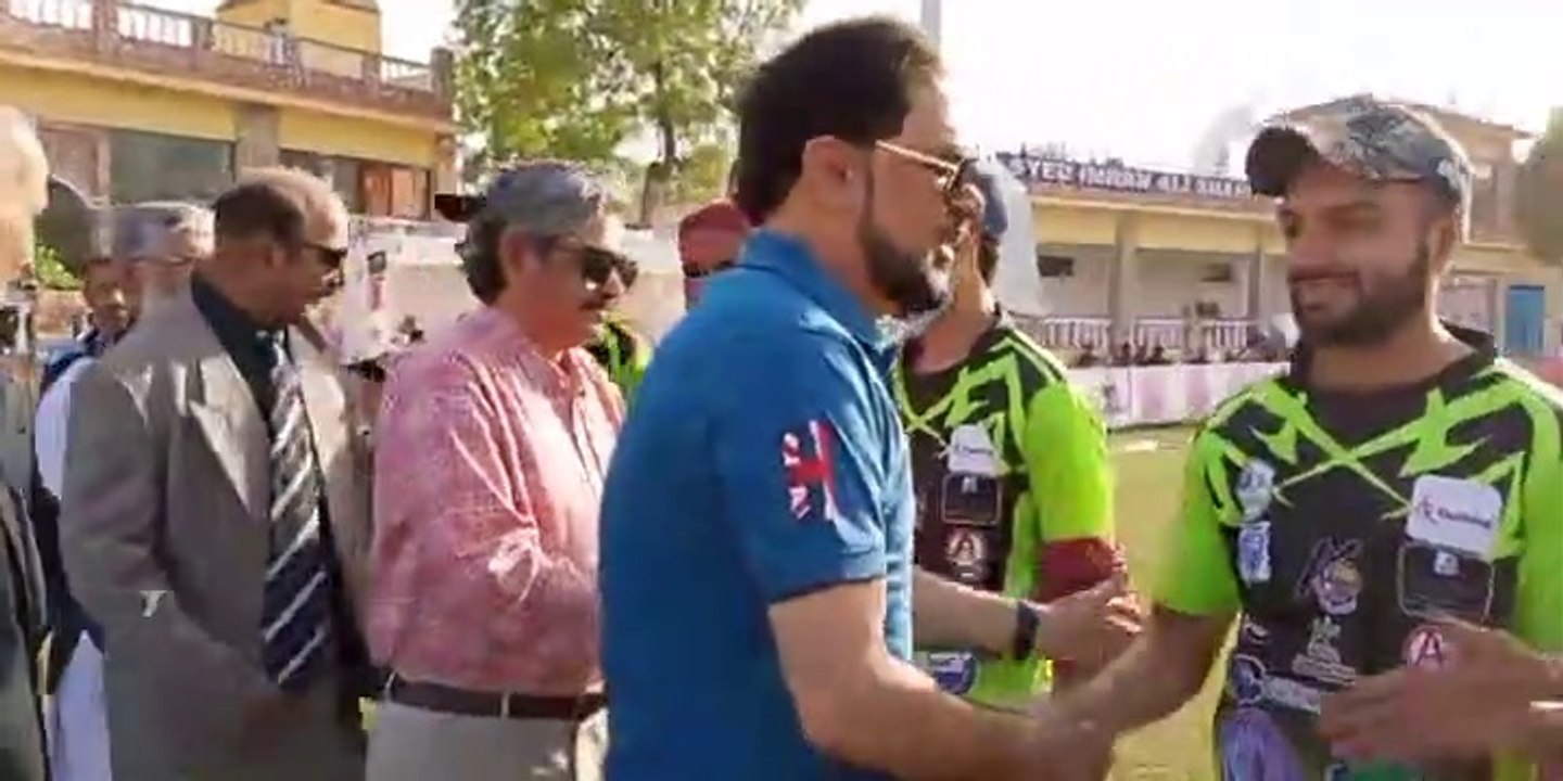 سپانسرزکومہمانوں کو اورجماعتوں برادریوں کےعہدیداروں کوعزت اہمیت مان مرتبہ دینا گجراتی فورم کا خاصہ بھی ہے اورمقصد بھی ہے .