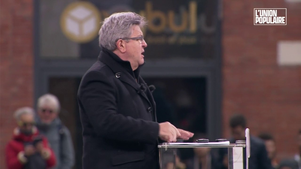 Présidentielle 2022: Jean-Luc Mélenchon tacle le meeting d'Emmanuel Macron et son "festival de bobards"