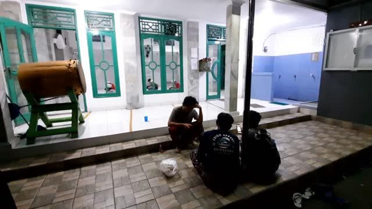 Endonzeyalı gençler ramazan ayını Kur'an-ı Kerim okuyarak karşıladı