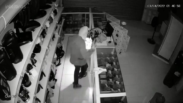 Loja é arrombada por ladrão pela segunda vez em apenas 15 dias, na cidade de Triunfo