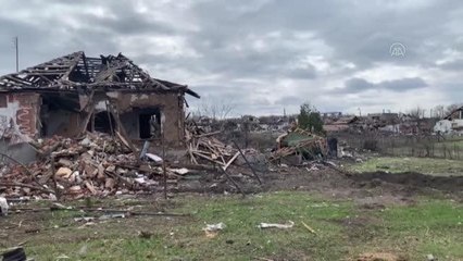 Chuhuiv kentinde bombardıman sonucu bazı evlerde büyük hasar meydan geldi