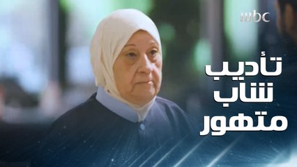 شاب يوجه لأمه إهانات قاسية لكن العقوبة من الجمهور جاءت شديدة وغير متوقعة