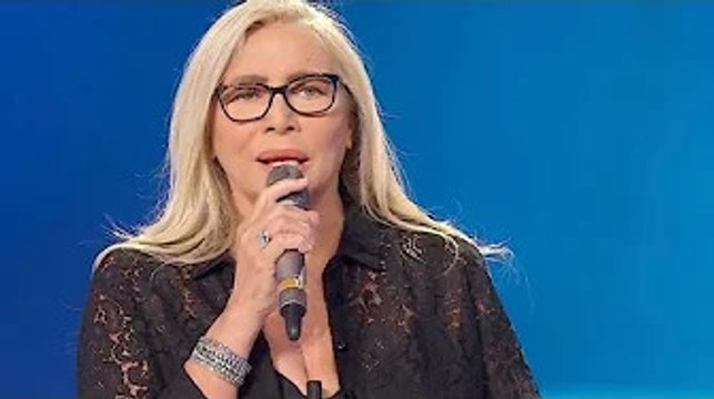 Domenica In, Mara Venier sulle fosse comuni a Bucha: “Non manderemo in onda queste immagini” Nuova p