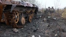 الجزيرة ترصد آثار الدمار الذي لحق بفوج من الدبابات الروسية على مداخل بلدة بوتشا