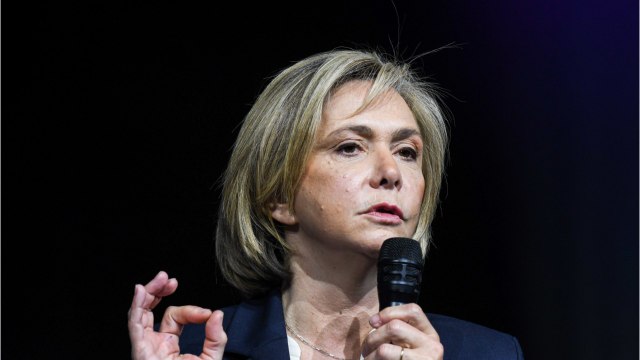 FEMME ACTUELLE - Meeting de Valérie Pécresse : Nicolas Sarkozy hué par les sympathisants de la droite