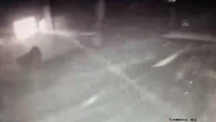 Son dakika haberi! Bir apartman dairesinde doğal gaz patlaması nedeniyle 3 kişi yaralandı