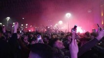 Trabzonsporlu taraftarlardan Beşiktaş maçı sonrası takımlarına destek