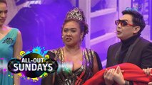 All-Out Sundays: Queen Beks at Charla, matindi rin ang agawan sa gown! | Queen Beks