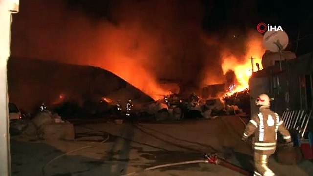 İstanbul'da geri dönüşüm tesisinde yangın