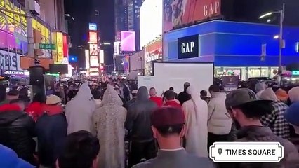 New York'ta ilk: Times Meydanı'nda teravih namazı