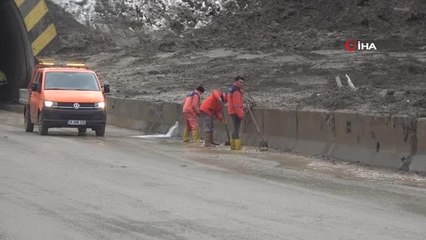 Heyelan sebebiyle kapanan Bolu Dağı Tüneli'nde çalışmalar sürüyor