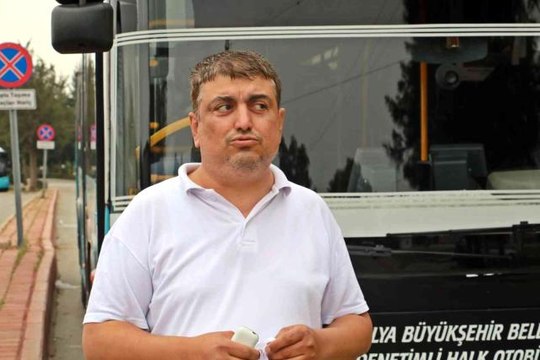 Yolcuyla tartışıp 'Şoförden olmayanlar insin' diye tepki gösteren şoför: Geldiğimde otobüs bomboştu. Maşallah teyze tüm taraftarı toplamış