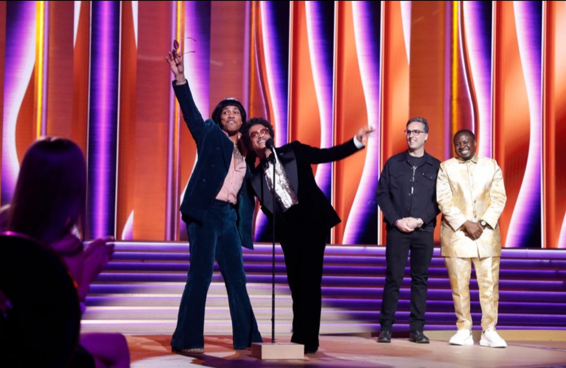 Silk Sonic win Record of the Year for Leave the Door Open at the Grammys