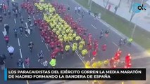 Los paracaidistas del Ejército corren la media maratón de Madrid formando la bandera de España