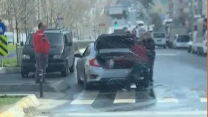 Sultangazi’de levyeli yol verme kavgası!