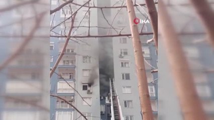 Eviyle beraber biriktirdiği parası da yanan emekli öğretmen, gözyaşlarına hakim olamadı