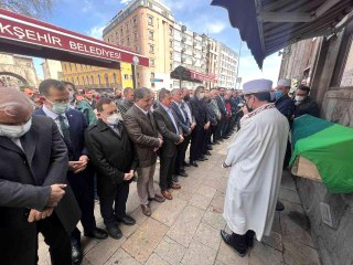 İYİ Parti Trabzon Milletvekili Hüseyin Örs'ün annesinin cenazesi toprağa verildi
