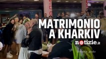 Guerra Russia-Ucraina, conflitto non frena l’amore di una coppia: matrimonio in metro a Kharkiv