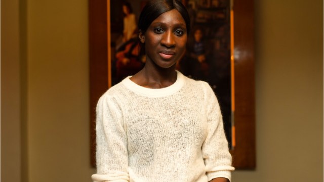 VOICI : En Thérapie : qui est Eyé Haïdara, la comédienne qui incarne Inès dans la série diffusée sur Arte ?