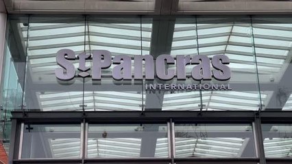 İngiltere'de tren istasyonlarında Paskalya yoğunluğu