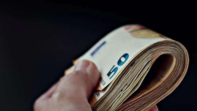 RSA : les nouveaux montants revalorisés pour 2022 révélés