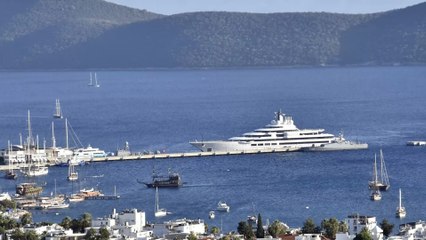 Vladimir Putin: The surprising reason why he takes off his shirt so often