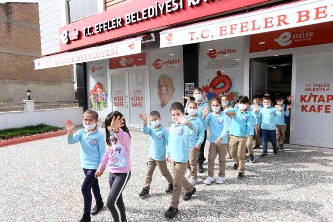 Kütüphane Haftası'nı Kitap Kafe'lerde kutladılar