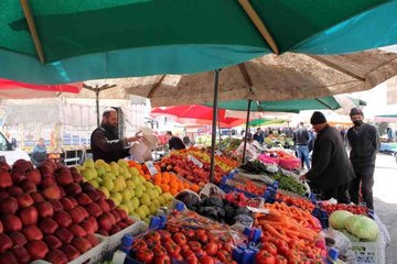 Bayburt'ta pazarın zam şampiyonu domates ve marul oldu